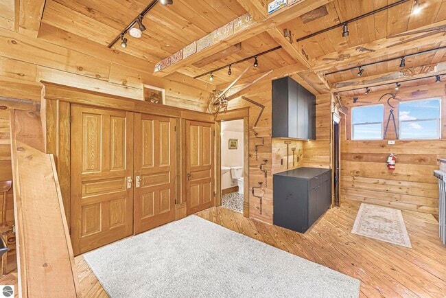 Building Photo - 0000 Montague Rd