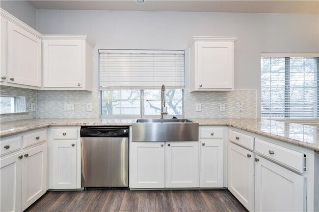 Building Photo - 10608 Sun Tree Cove