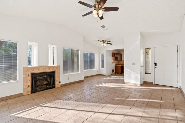 Building Photo - 7221 S Camino Alegre