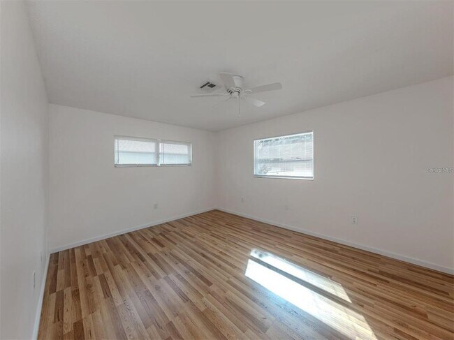 Building Photo - 1215 Mango Ave