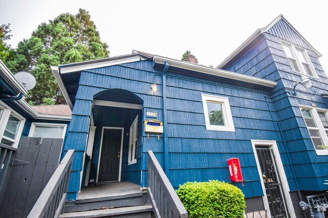 Building Photo - 1734 NE Killingsworth St