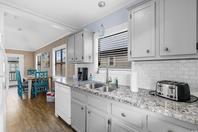 Building Photo - 9506 Knights Ct