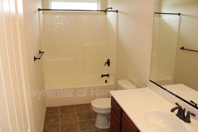 Building Photo - 3901 Grand Isle Dr