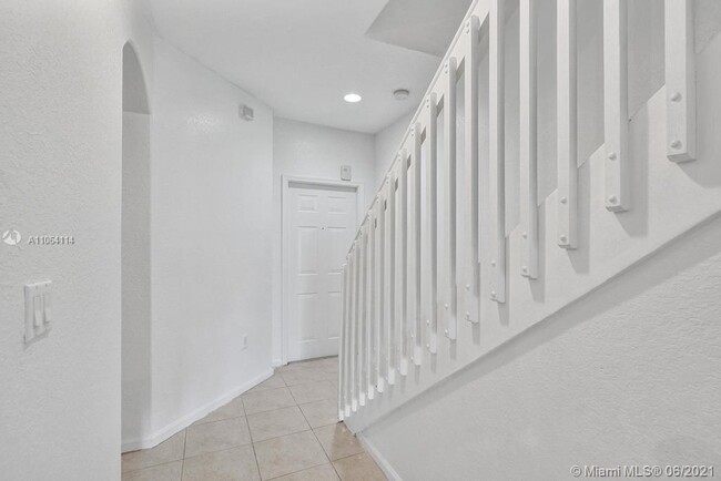 Building Photo - 2613 SW 83rd Terrace