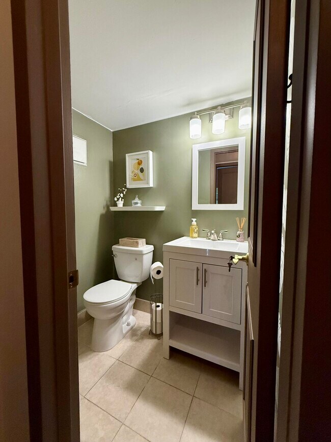 Building Photo - 402 Brighton J