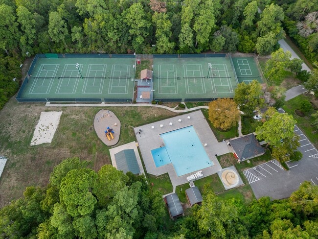 Building Photo - 522 River Plantation Dr