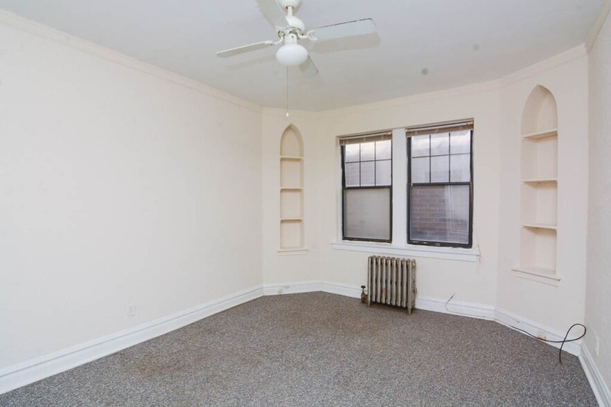 Building Photo - 4842 N Damen Ave