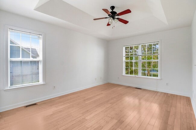 Building Photo - 205 Wingspread Dr