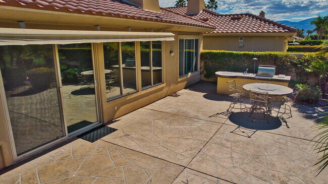 Building Photo - 128 Kavenish Dr