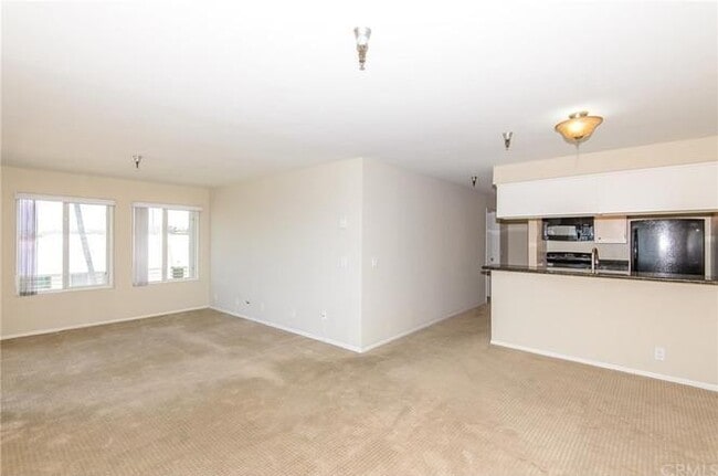 Building Photo - Ocean View Corner Unit Condo w/Balcony+Jac...