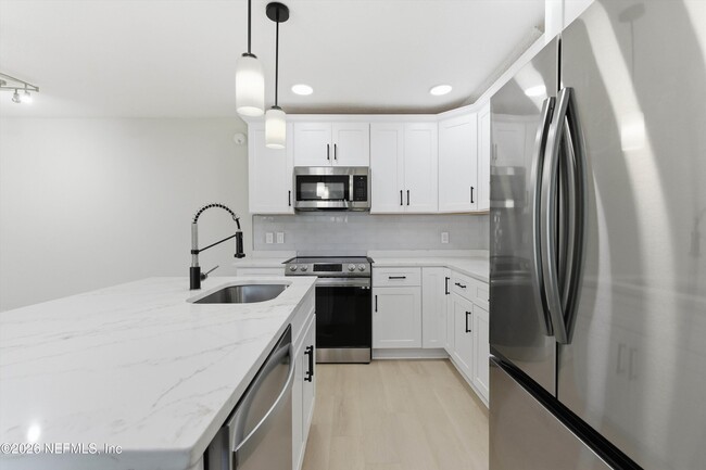 Building Photo - 10407 Big Tree Cir W