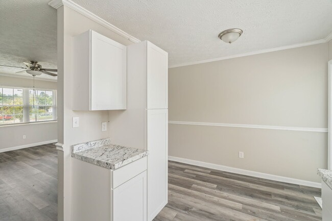 Building Photo - 2832 Vicksburg Ln
