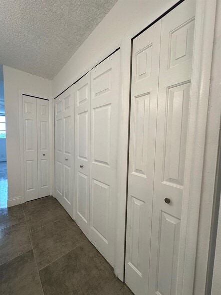 Building Photo - 406 NW 68th Ave