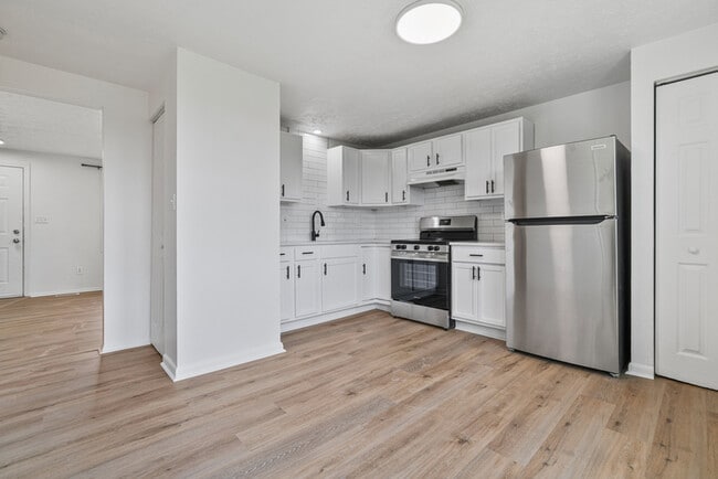 Building Photo - 287 Palma St