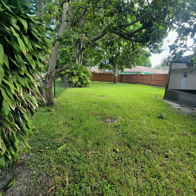 Building Photo - 6504 Heather Way
