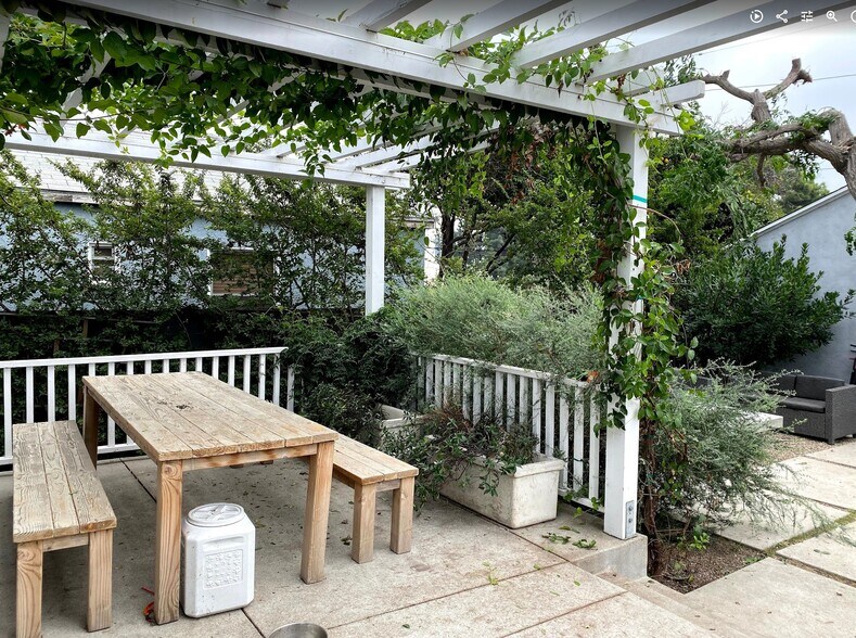 Building Photo - 3344 Virginia Ave