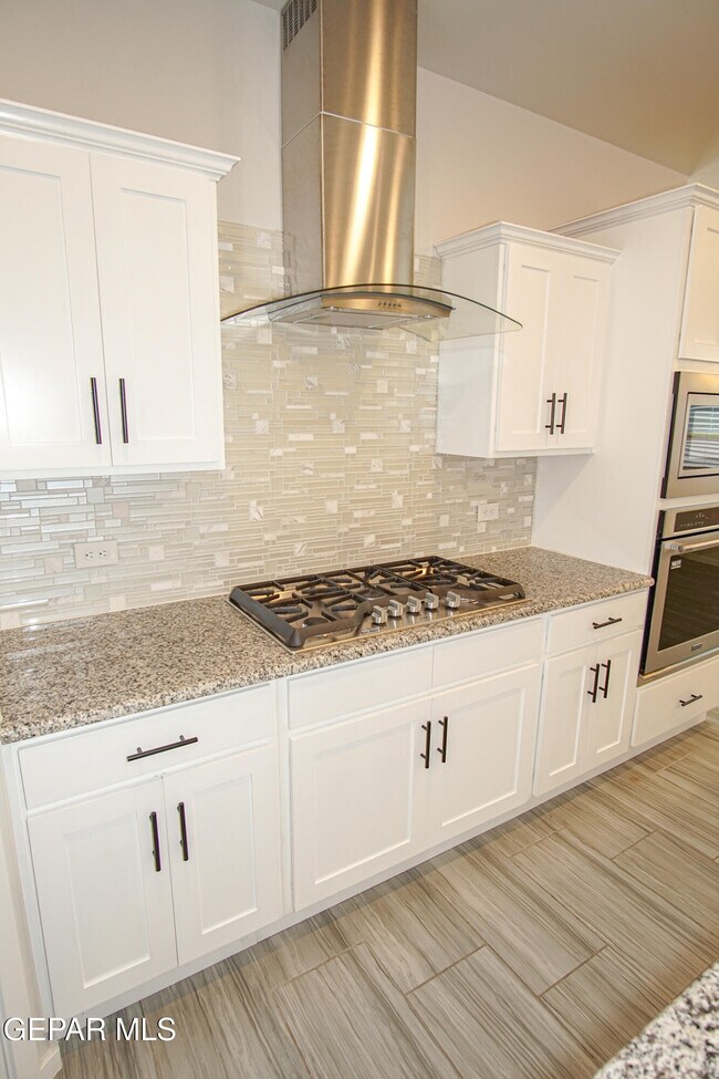 Building Photo - 12993 Tryne Way