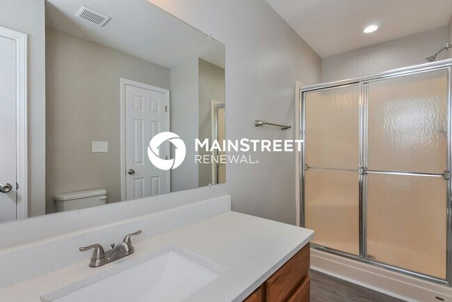 Building Photo - 3 Bedroom Pet-Friendly Home in Knightdale, NC with Main Street Renewal