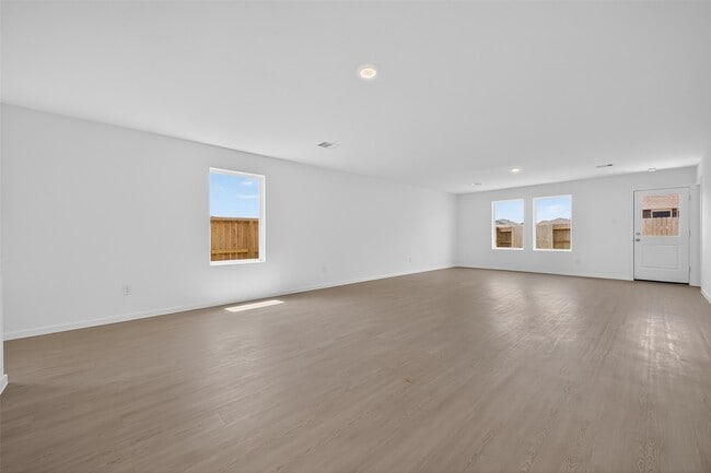 Building Photo - 28938 Rustic Windmill Wy