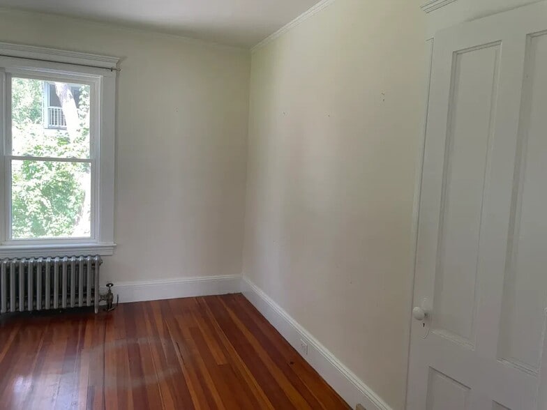 Building Photo - 34 Day Ave