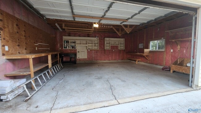 Building Photo - 11402 Hillwood Dr SE