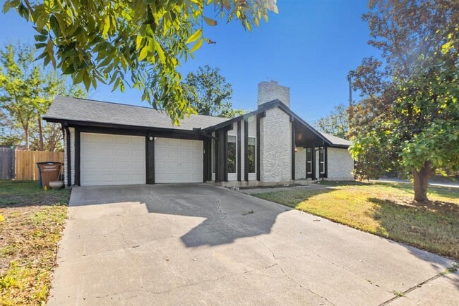 Building Photo - 5302 Woodmoor Dr
