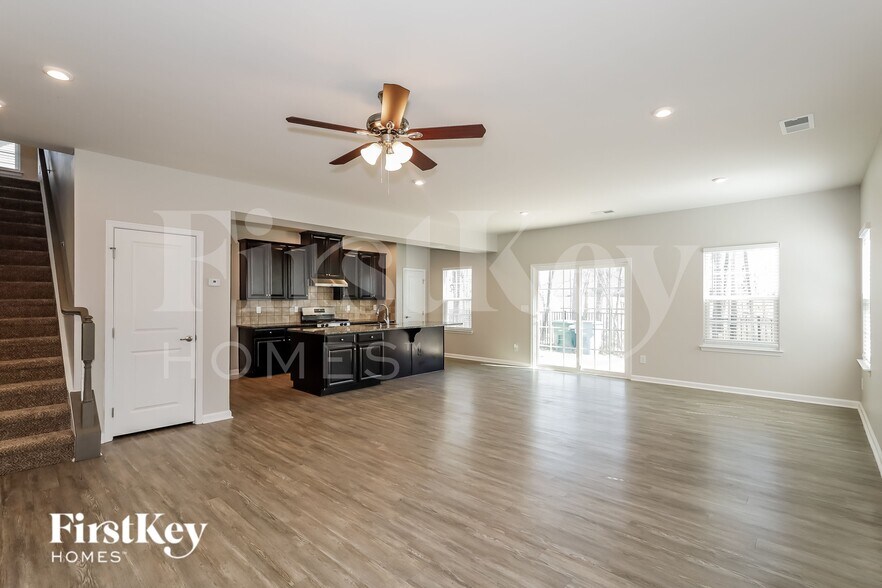 Building Photo - 1207 Harkey Creek Dr