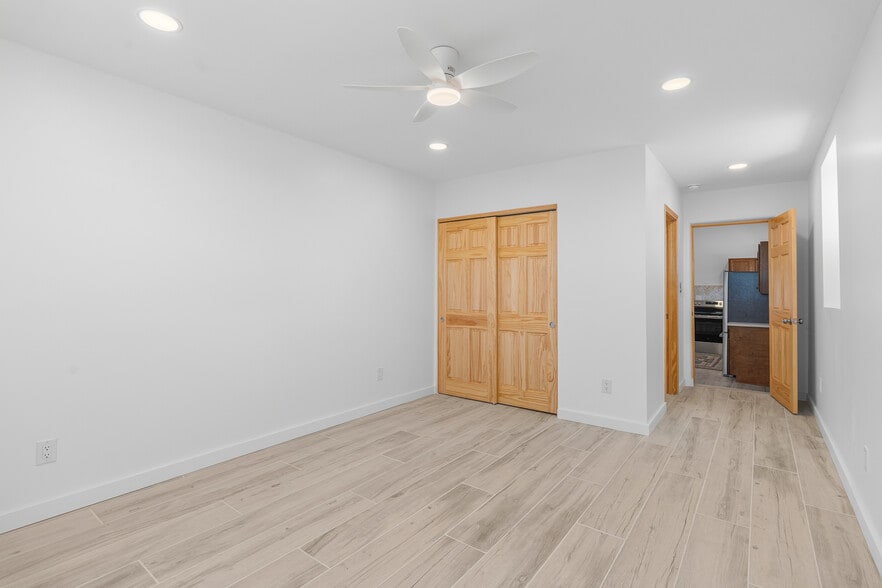 Building Photo - 1707 Espinacitas St