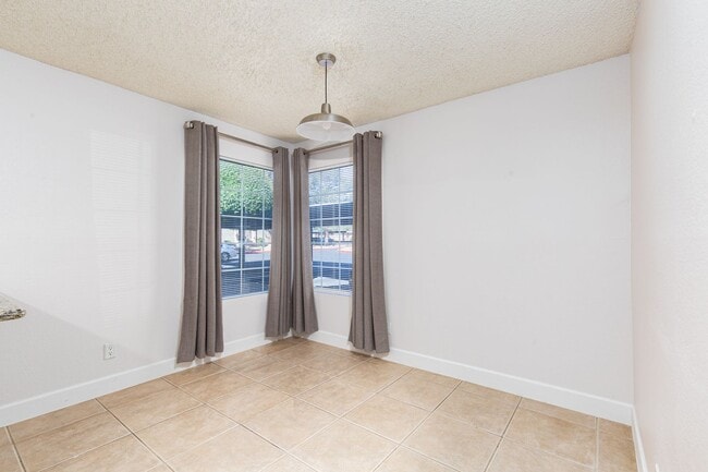 Building Photo - 3 Bedrooms Condo in a Guard Gated Summerlin Community