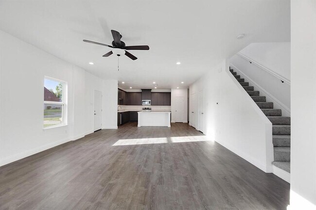 Building Photo - 3720 Washington St