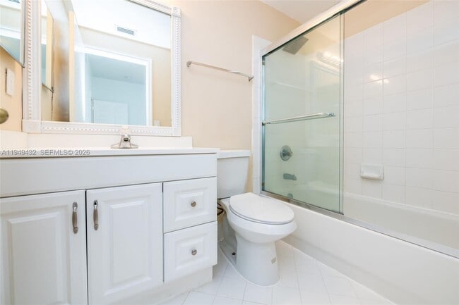 Building Photo - 1911 Madeira Dr