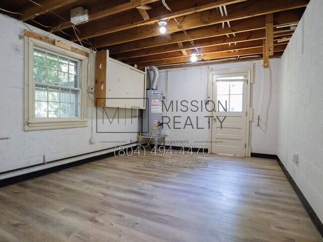 Building Photo - 325 Fairwood Dr