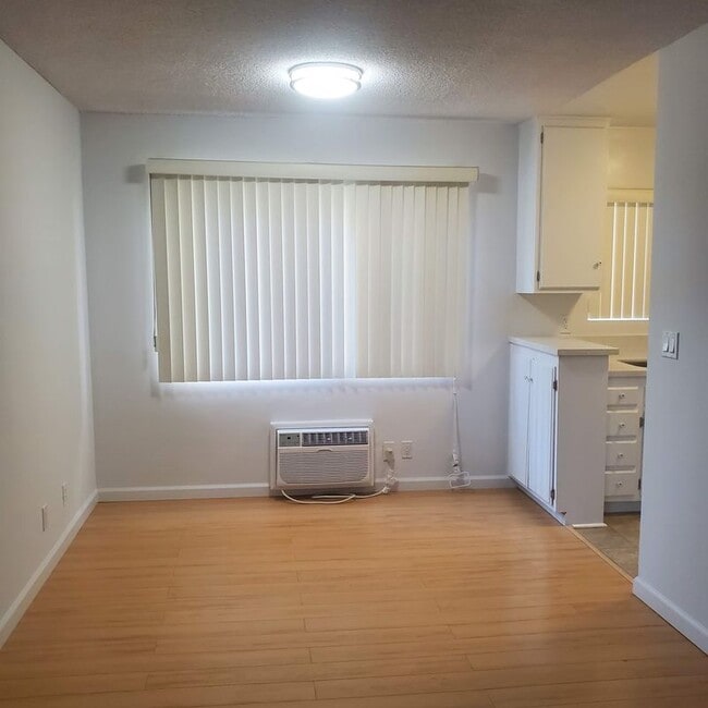 Building Photo - 2212 S Bentley Ave