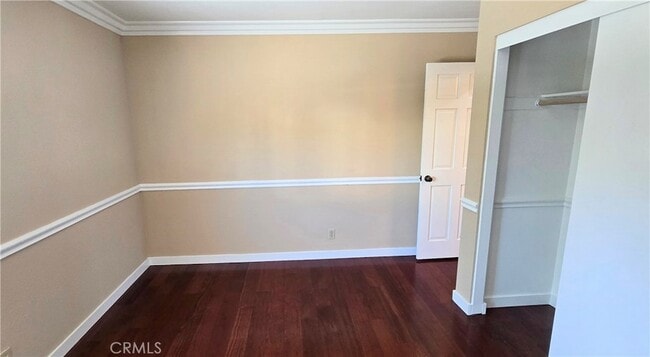 Building Photo - 1400 Post Rd