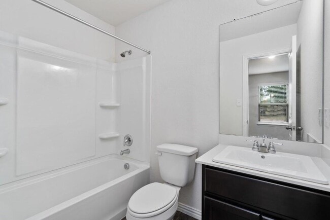 Building Photo - 1151 Magnolia St