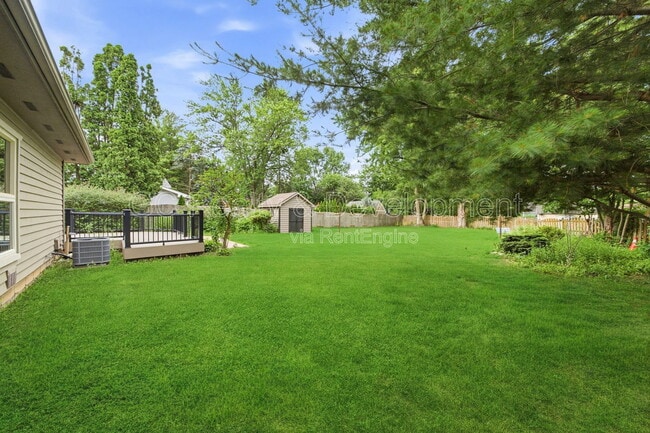 Building Photo - 938 Canterbury Dr