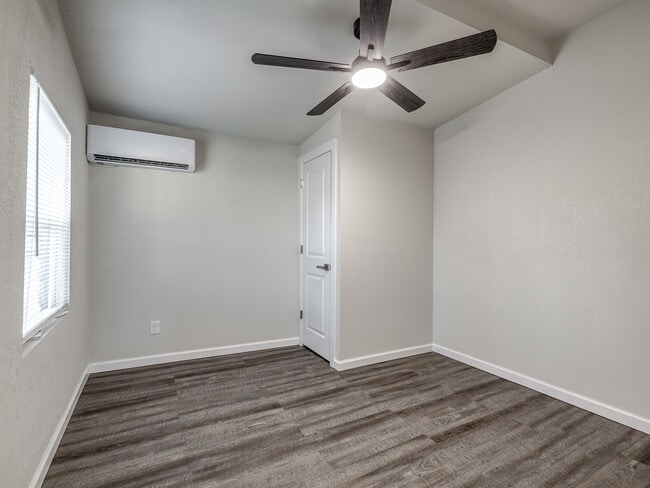 Building Photo - 146 N Donald Ave