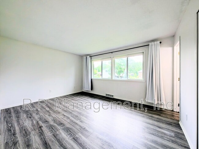 Building Photo - 4382 Rosebriar Ave
