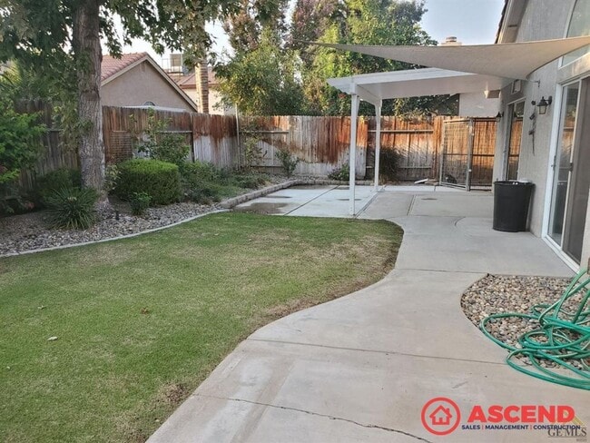 Building Photo - Beautiful home located in the Northwest!
