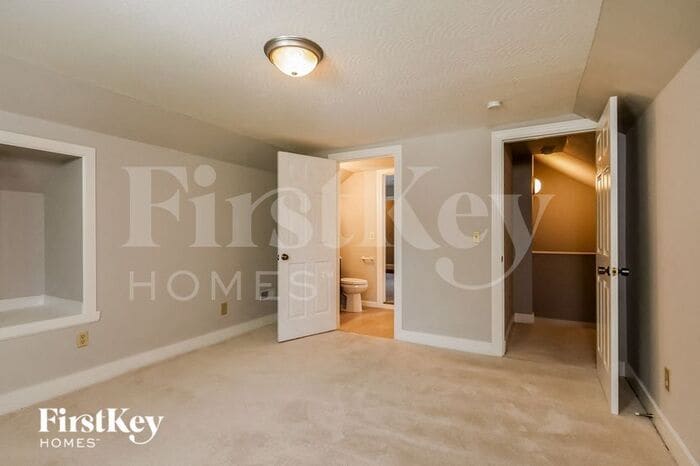 Building Photo - 5621 Willow Twig Ln