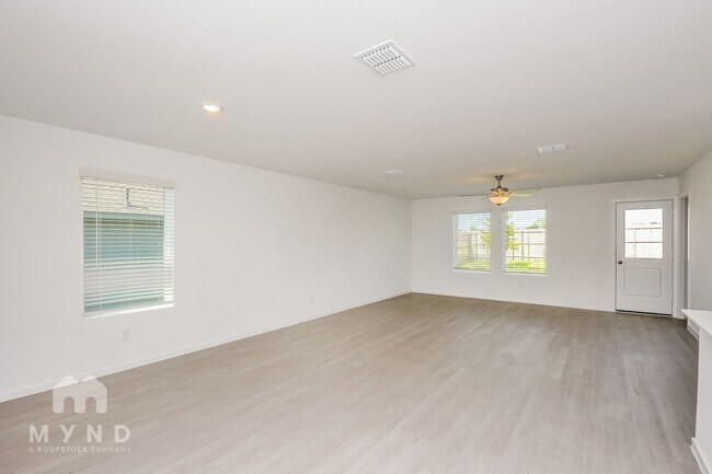 Building Photo - 2756 Mistwood Dr