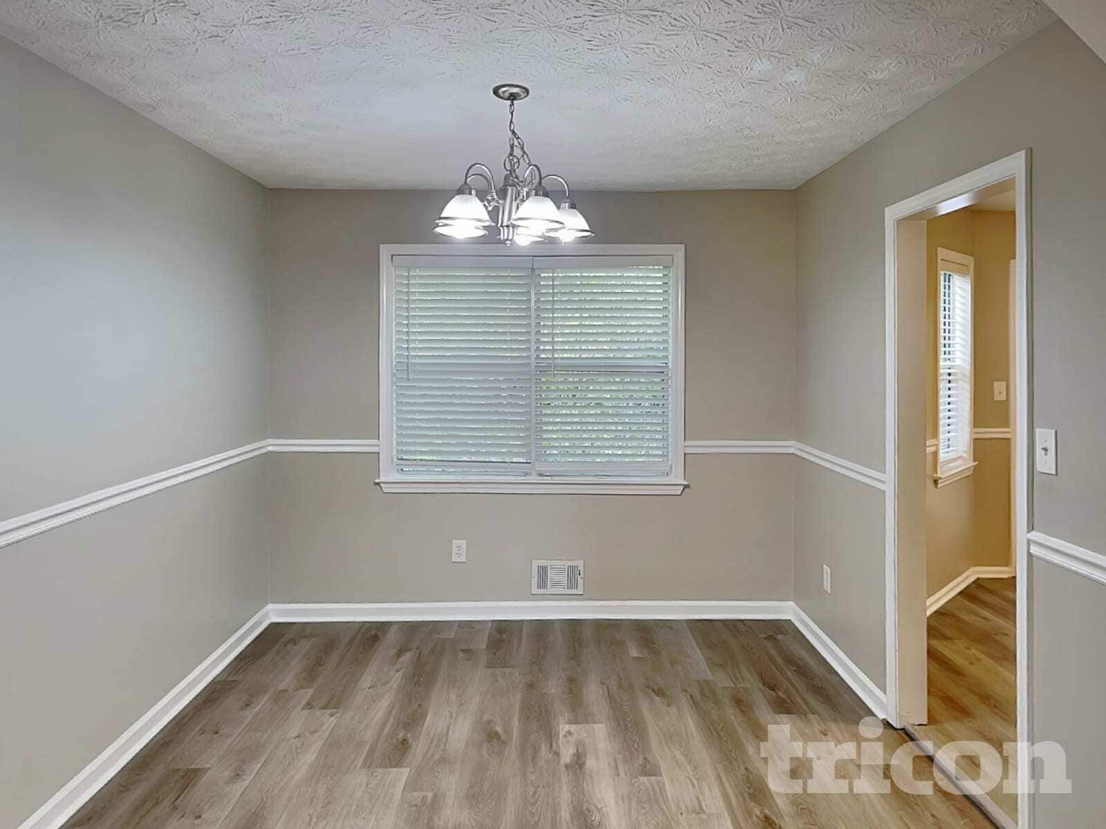 Building Photo - 172 N White Pines Dr