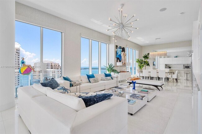 Building Photo - 900 Brickell Key Blvd