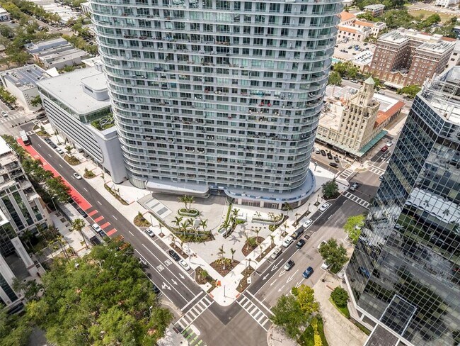 Building Photo - 400 Central Ave