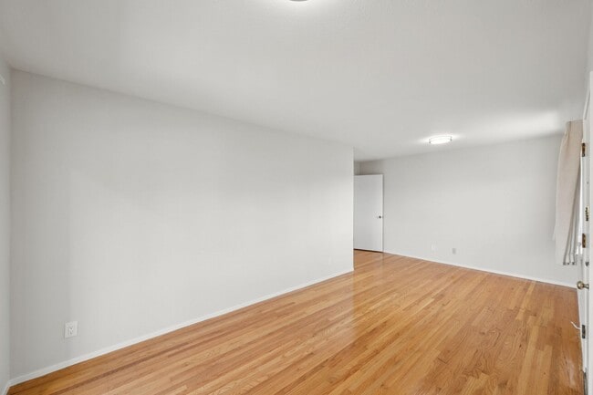 Building Photo - 2727 McGee Ave