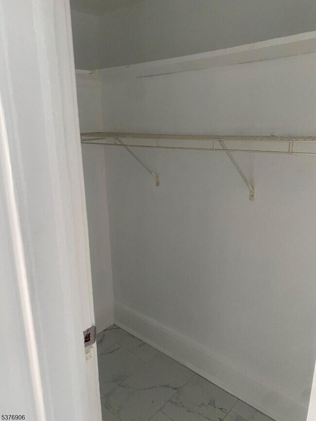 Building Photo - 138 Vermont Ave