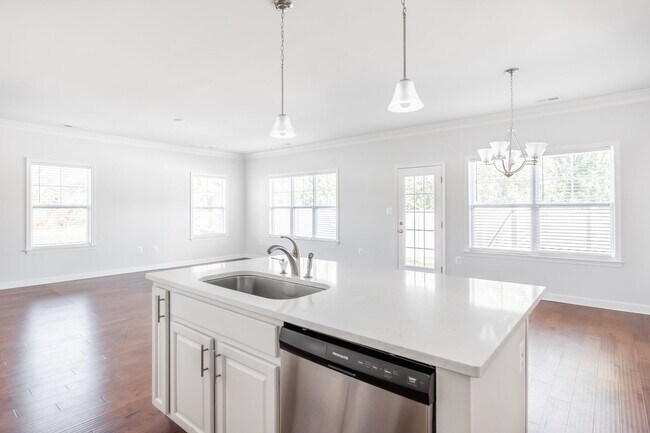 Building Photo - Beautiful 3 Bedroom Home on Corner Lot in ...