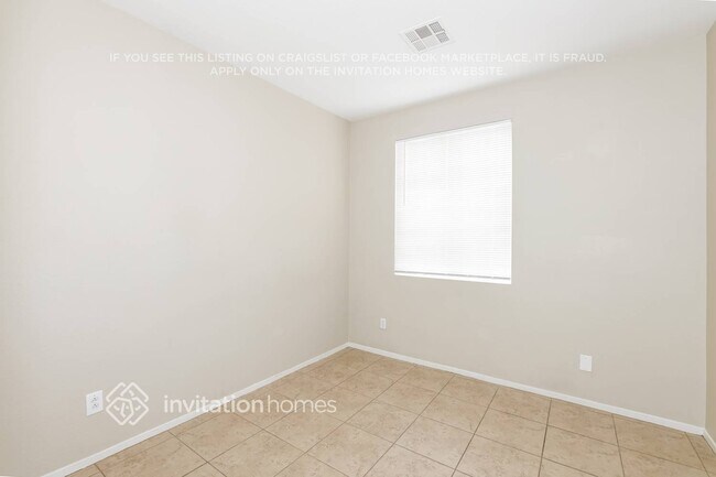 Building Photo - 534 Startop St