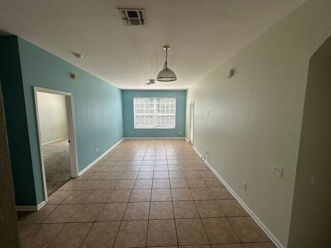 Building Photo - Must-See 3 Bedroom / 2 Bathroom Condo in B...