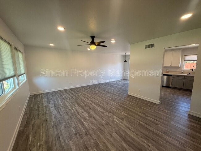 Building Photo - 102 Hoover Ave